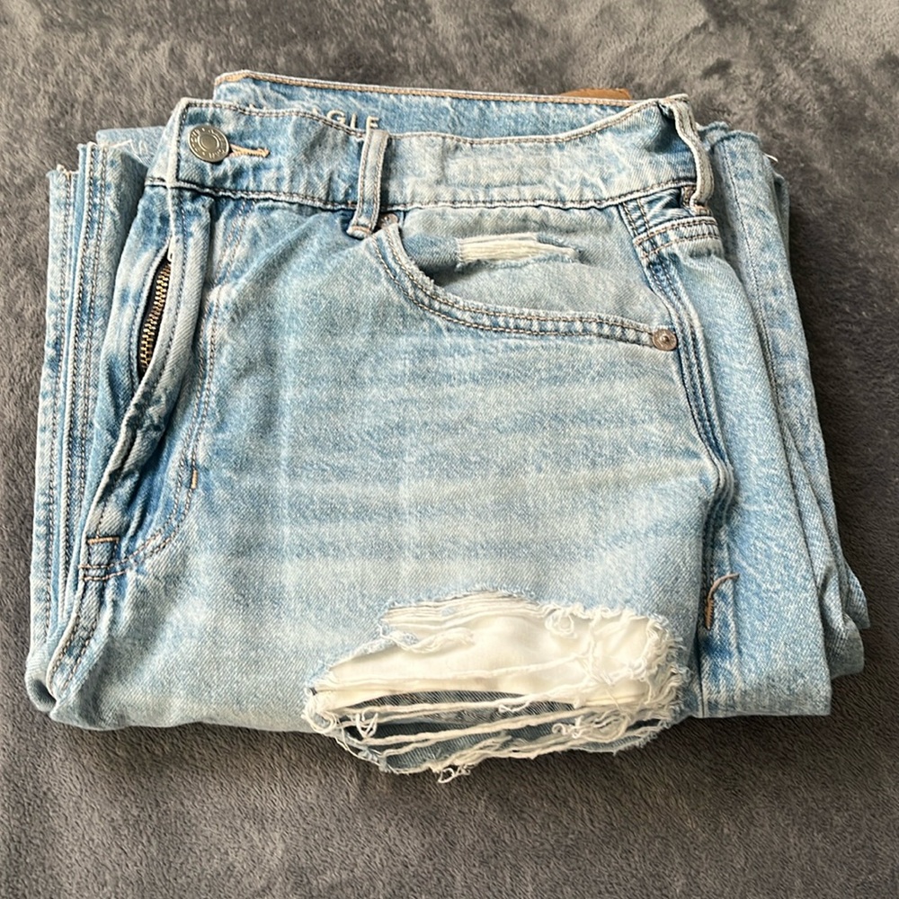 American eagle ripped baggy jeans
